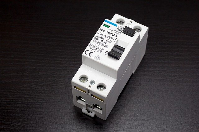 types of circuit breakers